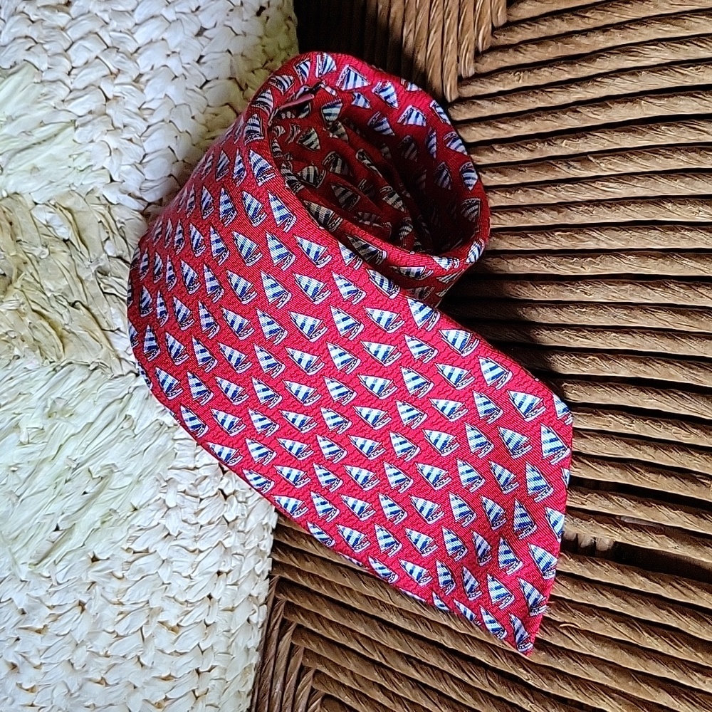 Vineyard Vines red, sailboat, silk tie